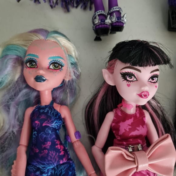Monster High Dolls Lot G3 Fashion & Mini Figures Venus Draculaura Cleo Stands - Picture 10 of 16